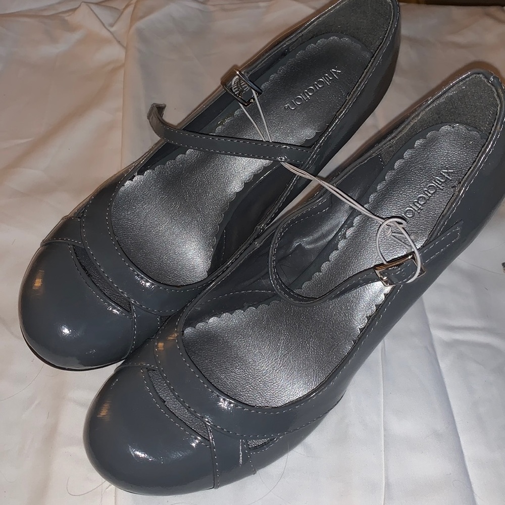 Gray heels